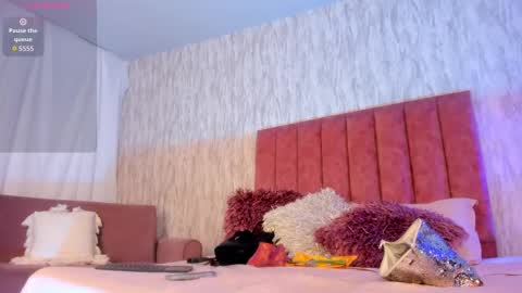 Snapshot of emilyparker__ chatting on September 2025 06:08:02 PM My IG - EmilyParker   online show from September 2025 06:08:02 PM