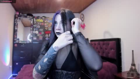  Emily Support me to have 100 likes plx online show from December 2024 01:51:02 AM