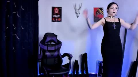  Emily Support me to have 100 likes plx online show from October 2025 07:03:01 PM