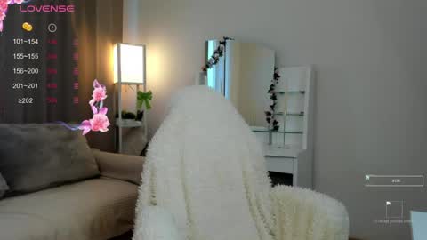 Snapshot of emilytrase chatting on June 2026 01:09:01 AM Betty online show from June 2026 01:09:01 AM