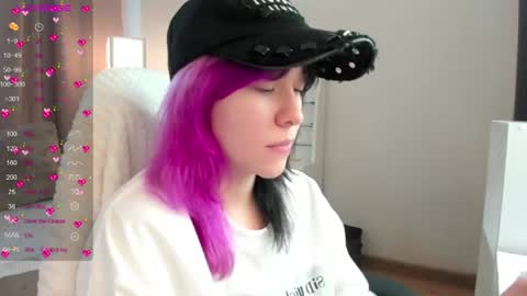 Snapshot of emilytrase chatting on June 2026 01:17:01 AM Betty online show from June 2026 01:17:01 AM