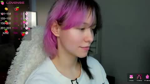 Snapshot of emilytrase chatting on July 2026 01:12:01 AM Betty online show from July 2026 01:12:01 AM