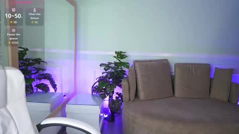 Emily Turner  online show from February 2026 07:04:01 PM