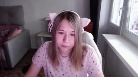 Snapshot of emilyway chatting on June 2026 10:29:01 AM emilyway online show from June 2026 10:29:01 AM
