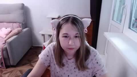 Snapshot of emilyway chatting on June 2026 12:13:02 PM emilyway online show from June 2026 12:13:02 PM