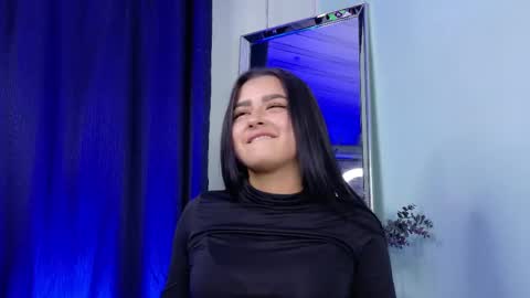 Snapshot of emilyy05_ chatting on May 2026 03:44:02 AM Emily online show from May 2026 03:44:02 AM