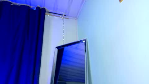 Snapshot of emilyy05_ chatting on May 2026 12:38:01 AM Emily online show from May 2026 12:38:01 AM