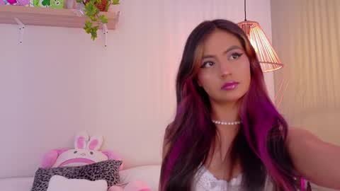 Snapshot of emilyy_bank chatting on April 2026 07:37:01 PM Emily Bank online show from April 2026 07:37:01 PM
