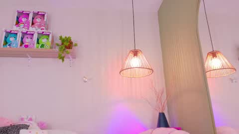 Snapshot of emilyy_bank chatting on April 2026 07:56:02 PM Emily Bank online show from April 2026 07:56:02 PM