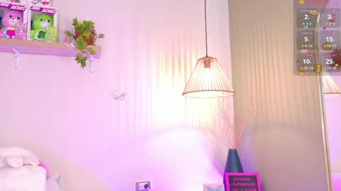 Snapshot of emilyy_bank chatting on May 2026 07:52:02 PM Emily Bank online show from May 2026 07:52:02 PM