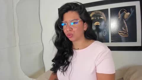 emilyy_cooperr online show from December 2025 12:09:01 PM