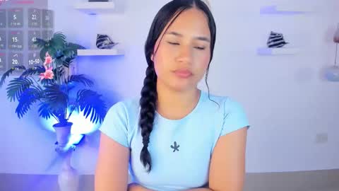 emilyy_kim online show from January 2026 06:46:02 PM