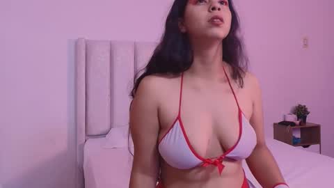 emilyy_veega online show from January 2026 01:48:02 PM