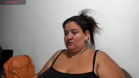 Snapshot of emilyycurvy_ chatting on May 2026 11:17:02 PM Jhoanna online show from May 2026 11:17:02 PM