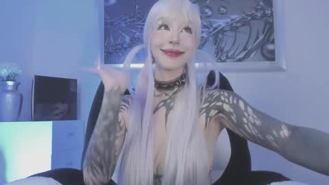 Snapshot of eminence_shadow chatting on February 2026 03:04:01 AM ELLE DANIELLE online show from February 2026 03:04:01 AM