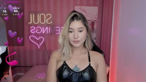 Snapshot of emma1_b_ chatting on September 2025 10:00:01 PM Emma online show from September 2025 10:00:01 PM