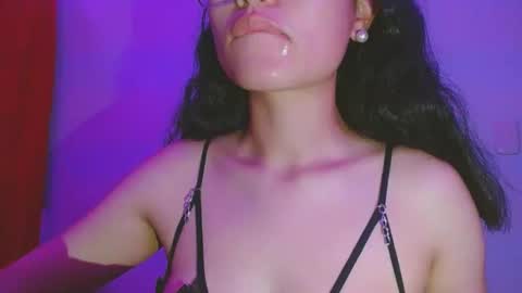Emma online show from November 2025 01:16:01 AM