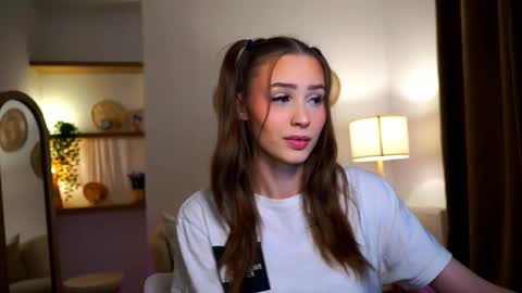 Snapshot of emma__cutiee chatting on January 2025 02:49:02 AM Your Emma online show from January 2025 02:49:02 AM