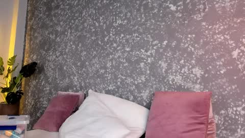 Emma online show from April 2026 07:40:02 PM