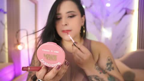 Snapshot of emma__walkerr_ chatting on May 2026 07:11:01 PM emma__walkerr_ online show from May 2026 07:11:01 PM