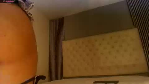 emma_and_aysha online show from June 2026 01:46:01 PM