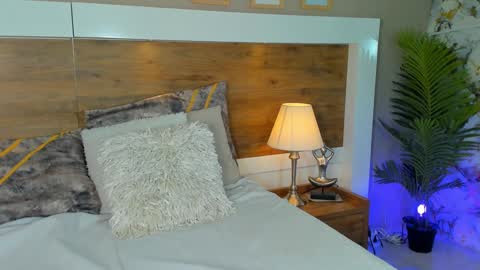 Emma  online show from February 2025 02:34:02 PM