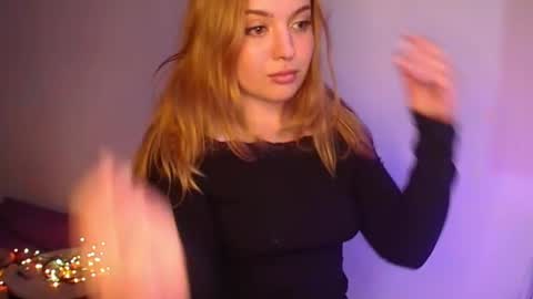 Emma and July online show from June 2026 01:39:01 AM