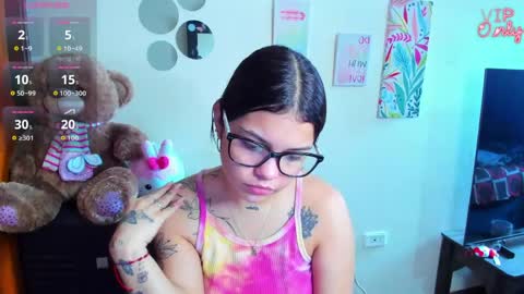 emma_boo_ online show from May 2026 02:33:01 PM