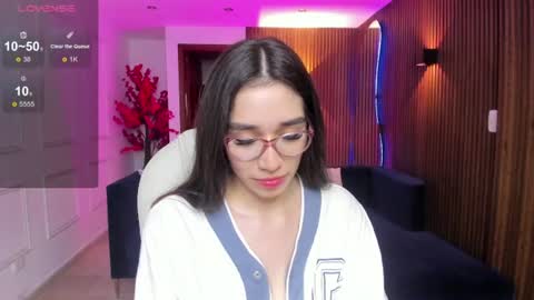 Snapshot of emma_caarter chatting on June 2026 04:13:02 AM emma_caarter online show from June 2026 04:13:02 AM