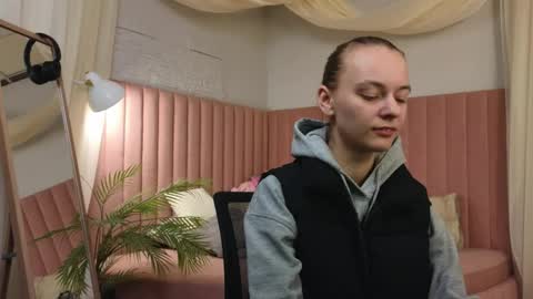 Snapshot of emma_chaser chatting on April 2026 01:29:02 AM emma_chaser online show from April 2026 01:29:02 AM