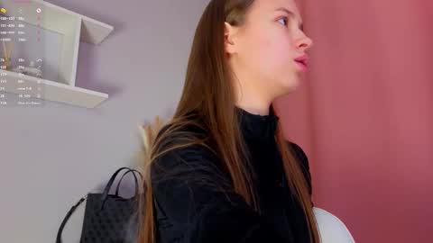 Snapshot of emma_clon chatting on February 2026 06:14:02 AM Emma online show from February 2026 06:14:02 AM