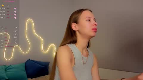 Snapshot of emma_clon chatting on July 2026 01:32:02 AM Emma online show from July 2026 01:32:02 AM