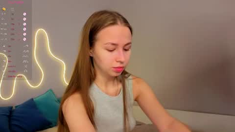 Snapshot of emma_clon chatting on July 2026 01:34:02 AM Emma online show from July 2026 01:34:02 AM