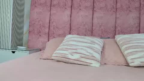 Snapshot of emma_curvy1 chatting on July 2026 03:06:02 AM Emma online show from July 2026 03:06:02 AM