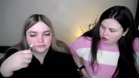 Snapshot of emma_dorn chatting on May 2026 09:58:01 AM Eva online show from May 2026 09:58:01 AM