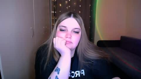 Snapshot of emma_dorn chatting on May 2026 06:47:02 PM Eva online show from May 2026 06:47:02 PM