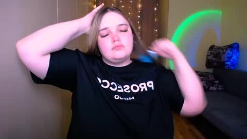 Snapshot of emma_dorn chatting on May 2026 10:11:02 AM Eva online show from May 2026 10:11:02 AM