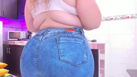Snapshot of emma_eva1 chatting on May 2026 02:12:02 PM Emma online show from May 2026 02:12:02 PM