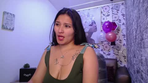Snapshot of emma_garciaa_ chatting on February 2025 09:47:02 AM emma online show from February 2025 09:47:02 AM