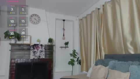 Snapshot of emma_hassani chatting on June 2026 01:57:01 PM Tell me Emma online show from June 2026 01:57:01 PM