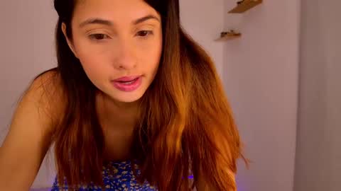 Snapshot of emma_hg1 chatting on February 2025 04:00:02 AM the girl of your dreams online show from February 2025 04:00:02 AM