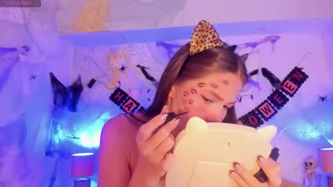 emma_jhoons online show from October 2025 11:10:01 AM