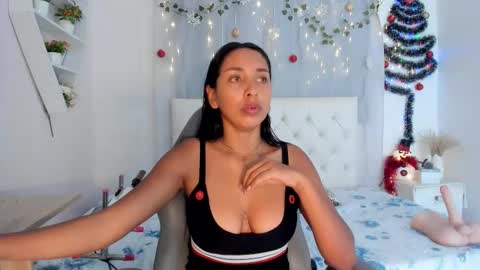 Emma online show from December 2025 07:10:01 PM