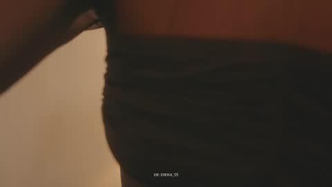 emma_lu1 online show from March 2026 03:50:02 PM