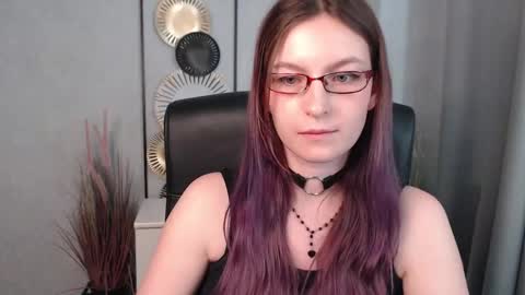 Snapshot of emma_lust94 chatting on December 2024 10:51:02 AM emma online show from December 2024 10:51:02 AM