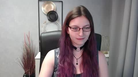 Snapshot of emma_lust94 chatting on December 2024 02:38:02 PM emma online show from December 2024 02:38:02 PM