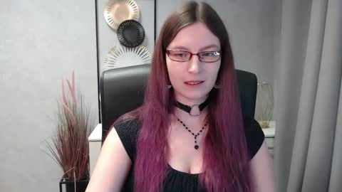 Snapshot of emma_lust94 chatting on December 2024 10:45:02 AM emma online show from December 2024 10:45:02 AM