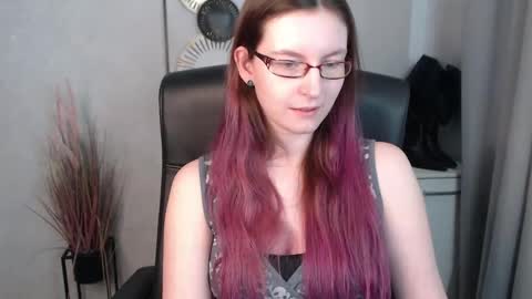 Snapshot of emma_lust94 chatting on February 2025 11:21:02 AM emma online show from February 2025 11:21:02 AM