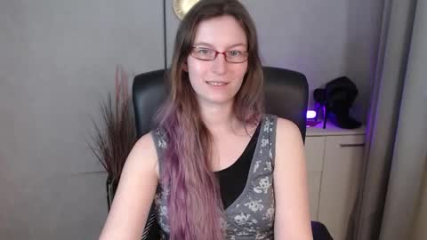 Snapshot of emma_lust94 chatting on September 2025 07:01:01 AM emma online show from September 2025 07:01:01 AM
