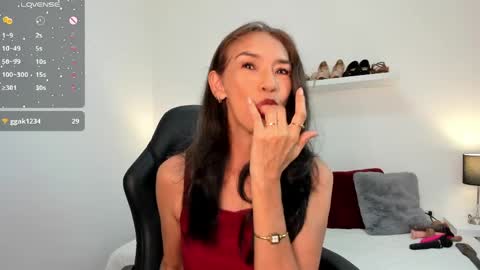 Snapshot of emma_mendoza chatting on May 2026 11:37:02 AM Emma online show from May 2026 11:37:02 AM